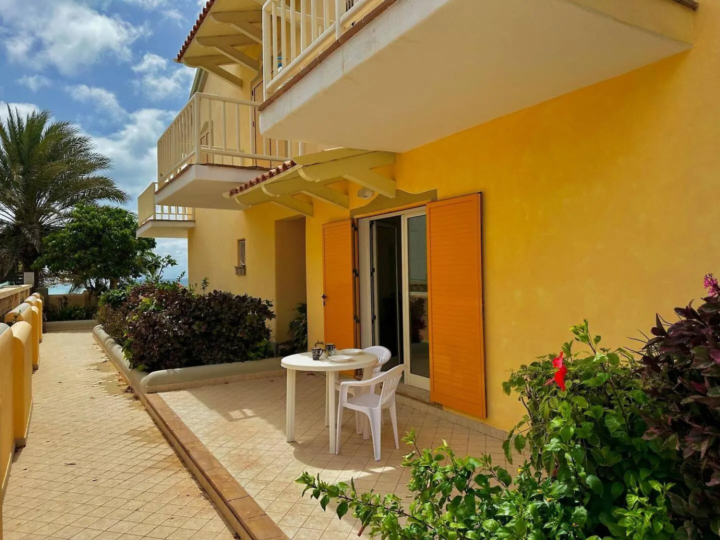 Apartamento Raio Do Sol - Beach Front Studio With City View Santa María Cabo Verde