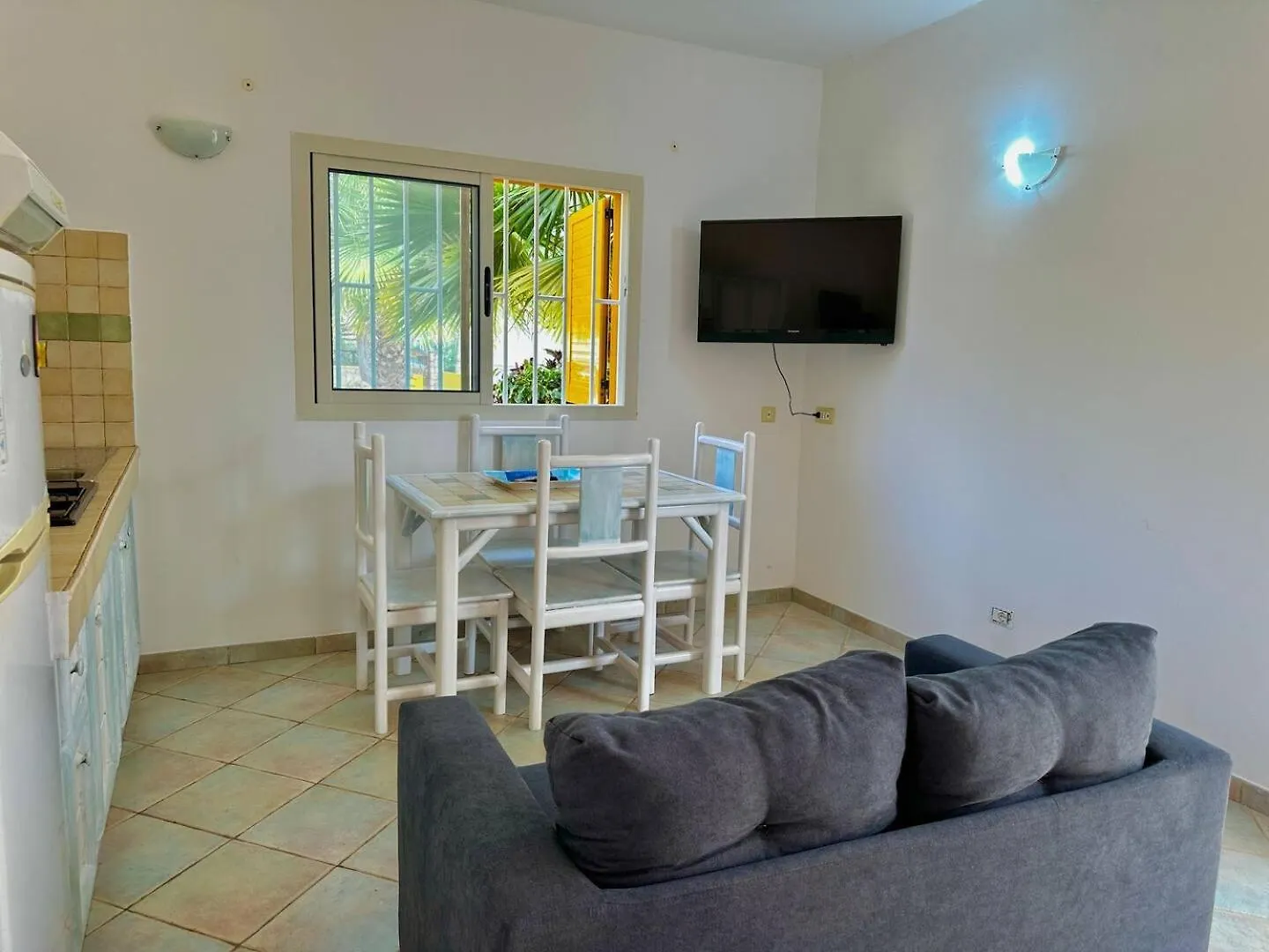 Raio Do Sol - Beach Front Studio With City View Santa Maria